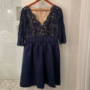 Adorable shirt lace dress, with pockets!